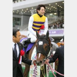 春はセイウンコウセイが天下統一を果たした