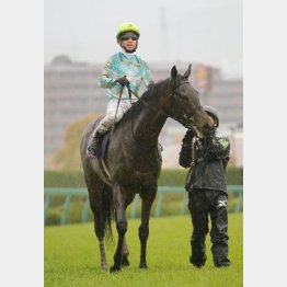 雨中の桜花賞を快勝