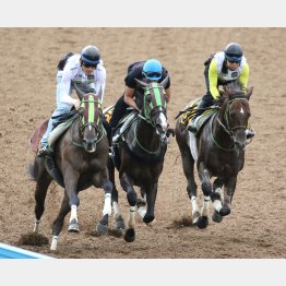 最内から1F12秒1をマーク