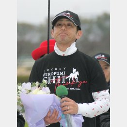 ちょうど1年前にジョッキーを引退した四位も厩舎を開業