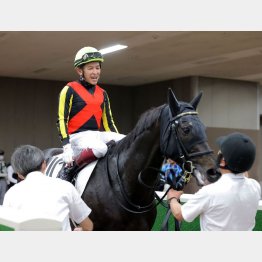 ①着シャフリヤール (福永騎手)「進路を確保してからの伸びは素晴らしかった」