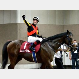 ①着シュネルマイスター(ルメール騎手)「凄くいい脚を使ってくれました」
