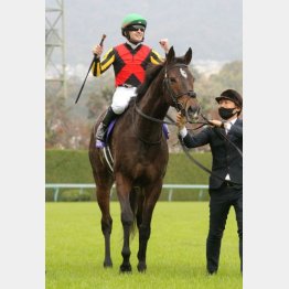 ①着グランアレグリア(ルメール騎手)「素晴らしいパフォーマンスをしてくれました」