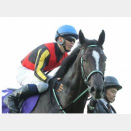 ３連勝で最優秀２歳牝馬に