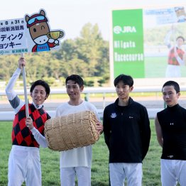 今年は北海道、東、西ともに同じジョッキーが連続首位の珍現象